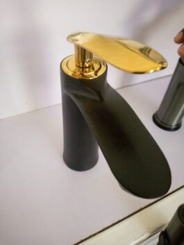 Black/Gold Basin Mixer